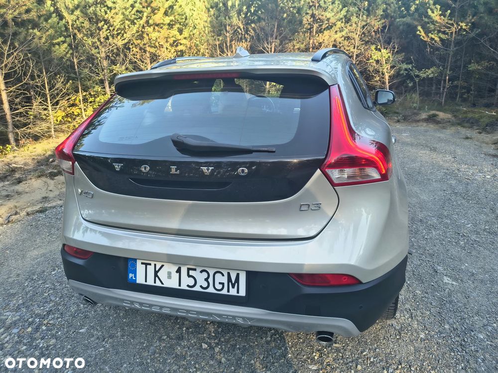 Volvo V40 Cross Country - 13