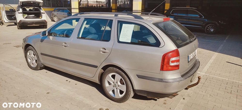 Skoda Octavia 2.0 FSI Ambiente - 5