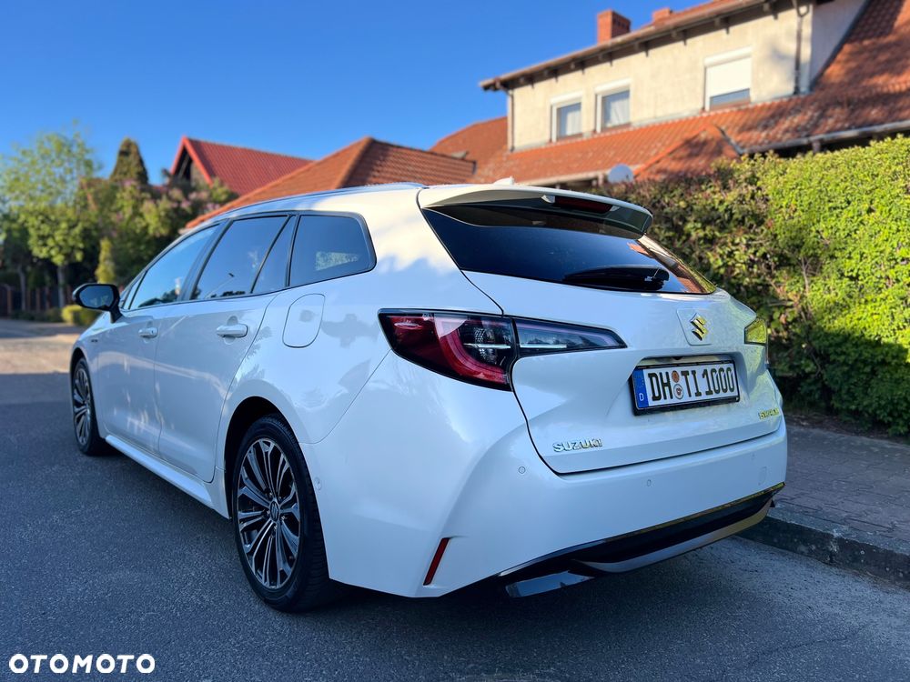 Suzuki Swace 1.8 Hybrid Premium Plus CVT - 11