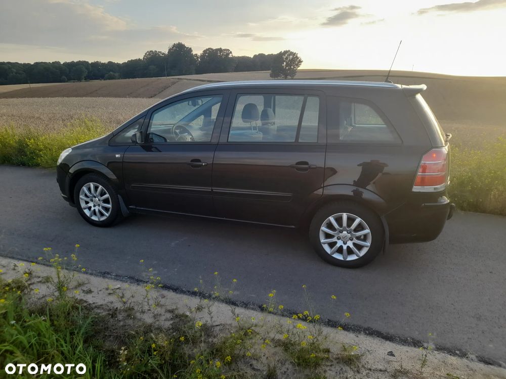 Opel Zafira 1.8 Cosmo - 16