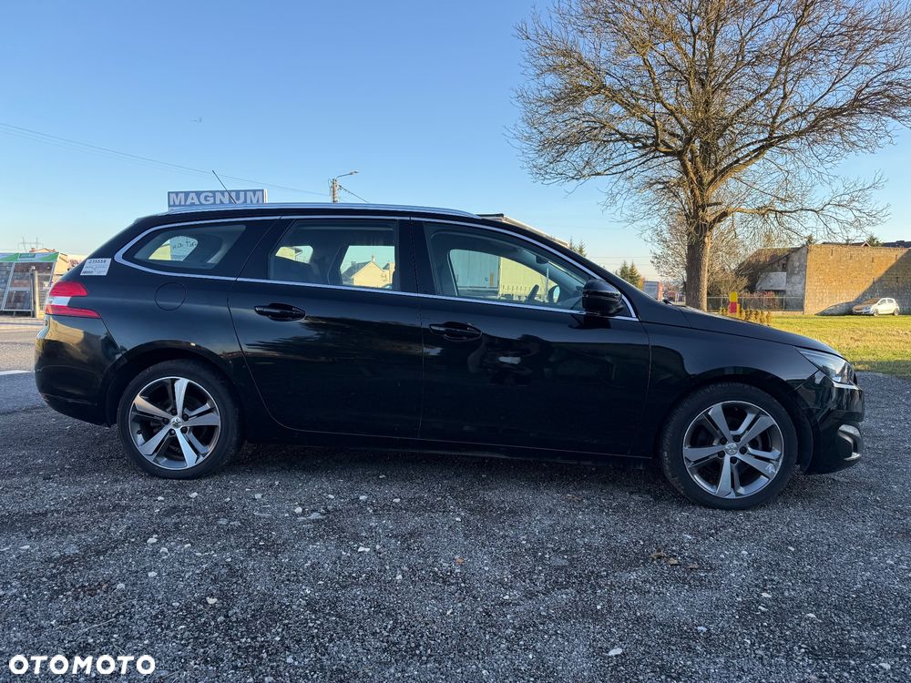 Peugeot 308 - 8