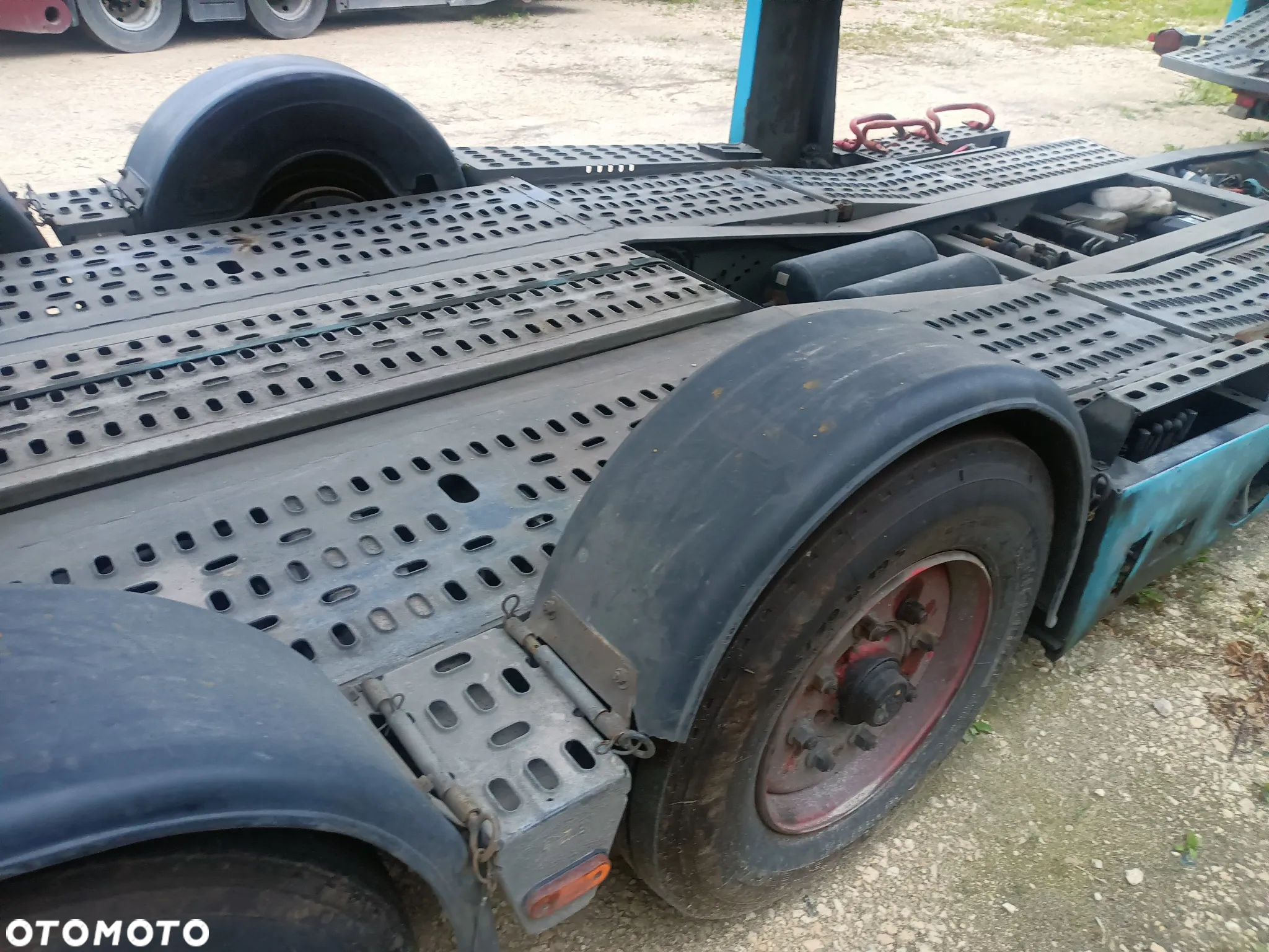 Mercedes-Benz - 3