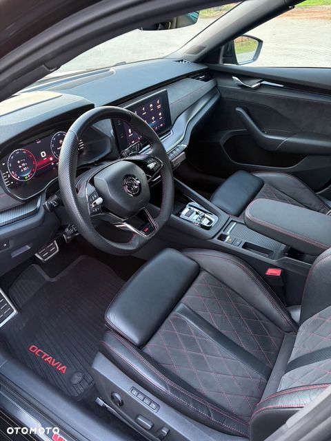 Skoda Octavia 2.0 TDI DSG RS - 5