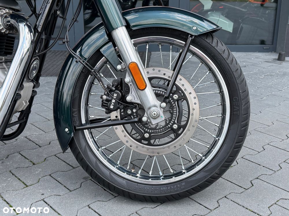 Royal Enfield Classic - 8