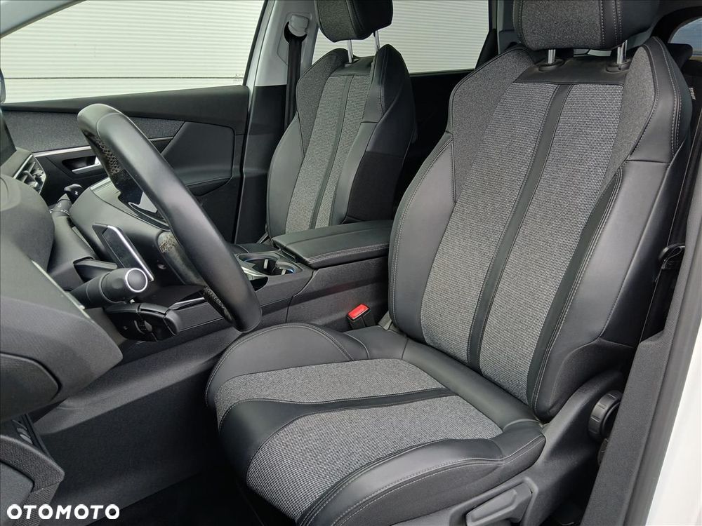 Peugeot 5008 1.6 PureTech Allure S&S EAT8 - 18