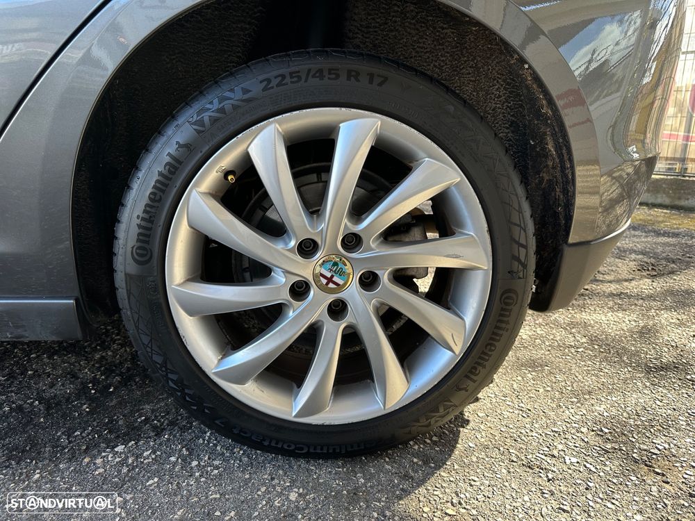 Alfa Romeo Giulietta 2.0 JTDM Trofeo - 20