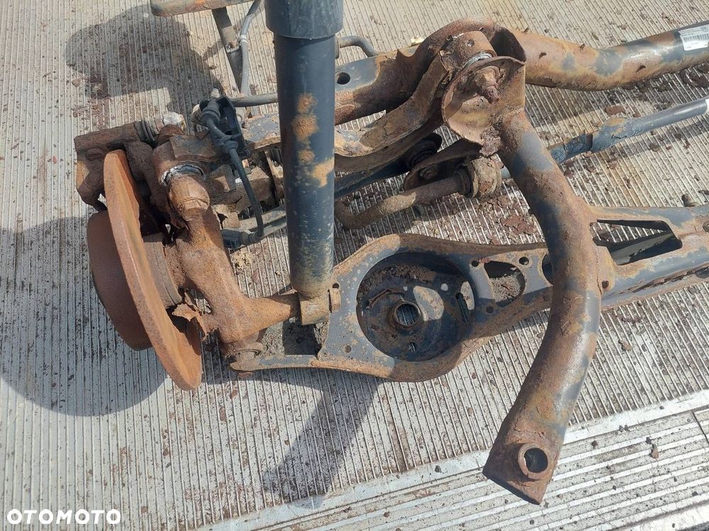 KOMPLETNE ZAWIESZENIE BELKA SANKI TYŁ SKODA OCTAVIA II LIFTBACK - 3