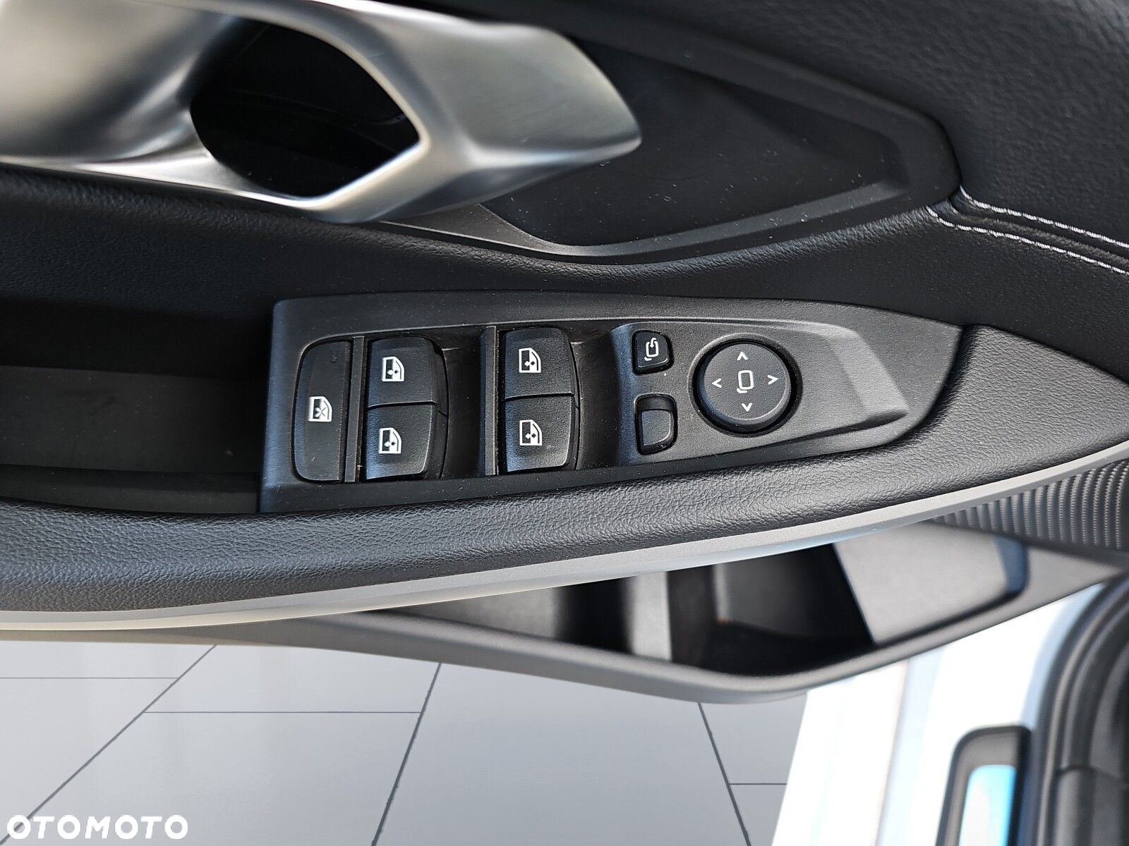 BMW Seria 3 318i - 17