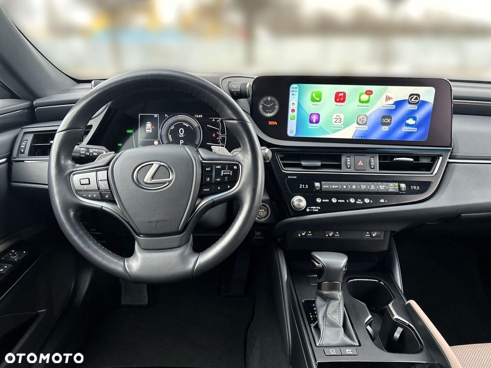 Lexus ES 300h F Sport Design - 14