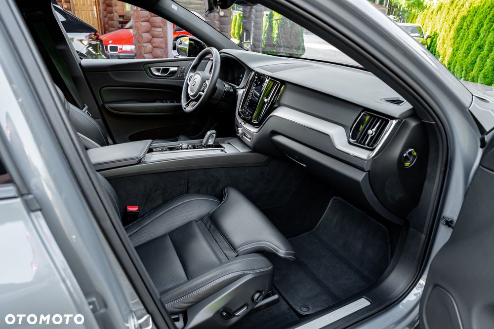 Volvo XC 60 B5 D AWD Geartronic RDesign - 23