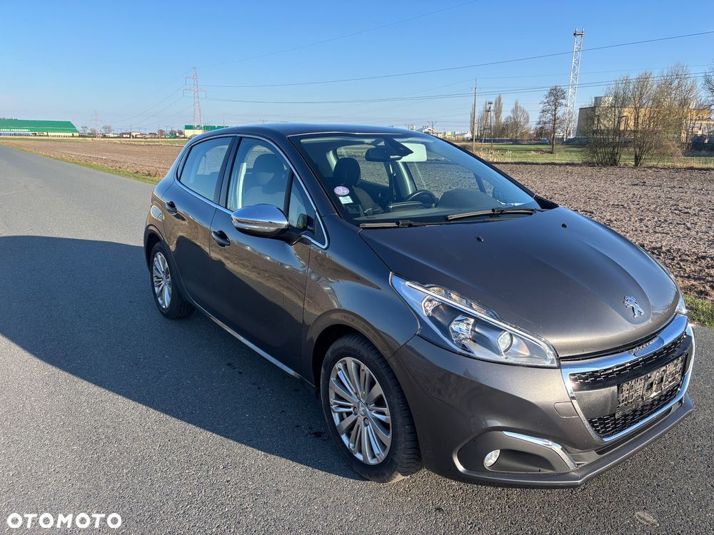 Peugeot 208 1.2 PureTech GPF Allure S&S - 9