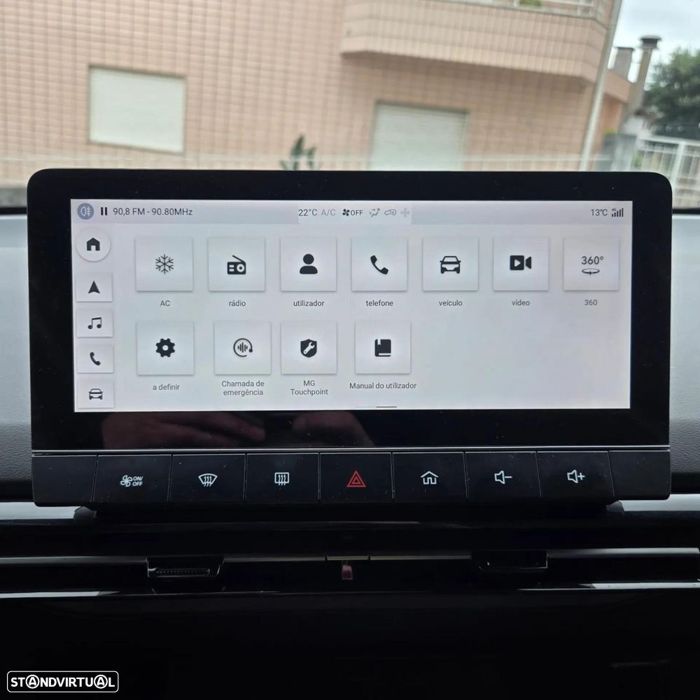 MG MG4 64 kWh Luxury - 12