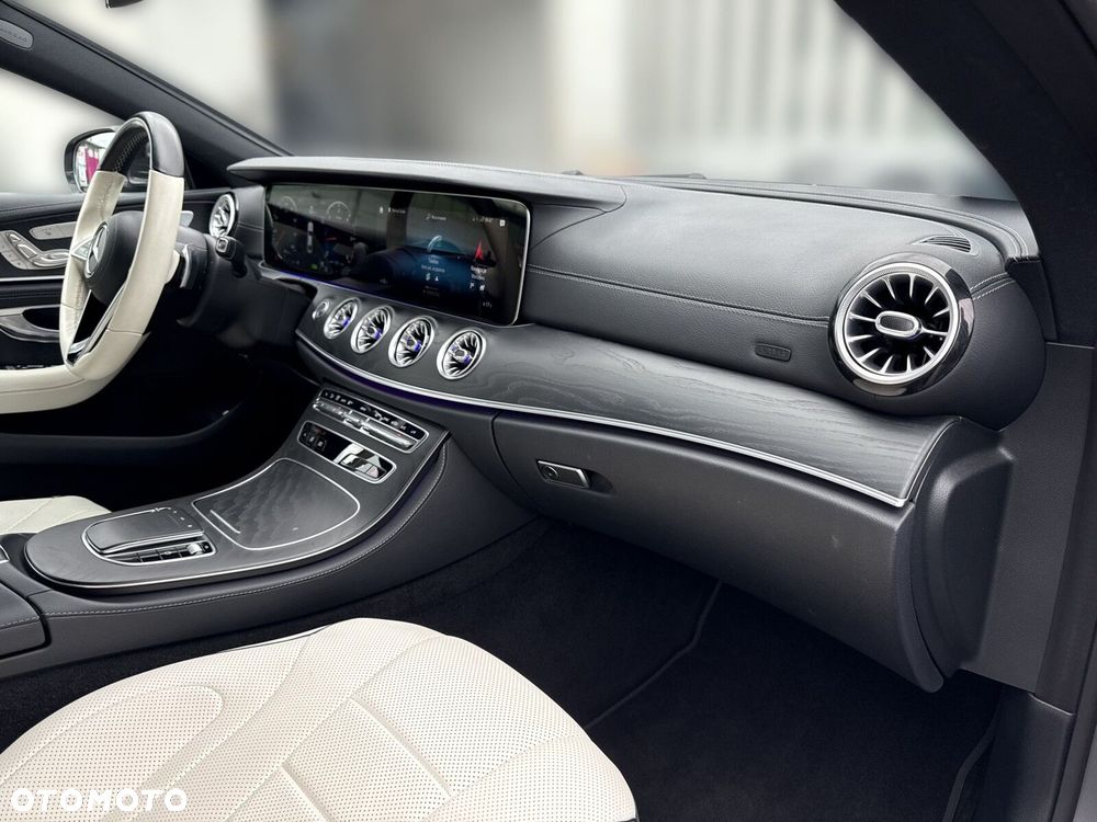 Mercedes-Benz CLS 300 d 4-Matic AMG - 18