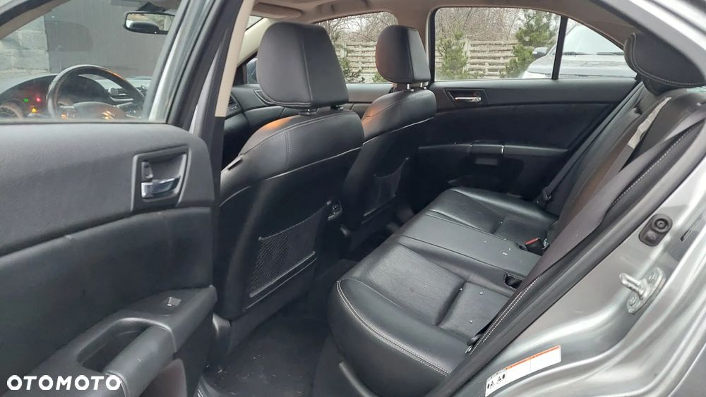 Suzuki Kizashi 2.4 4x4 CVT Sport - 5