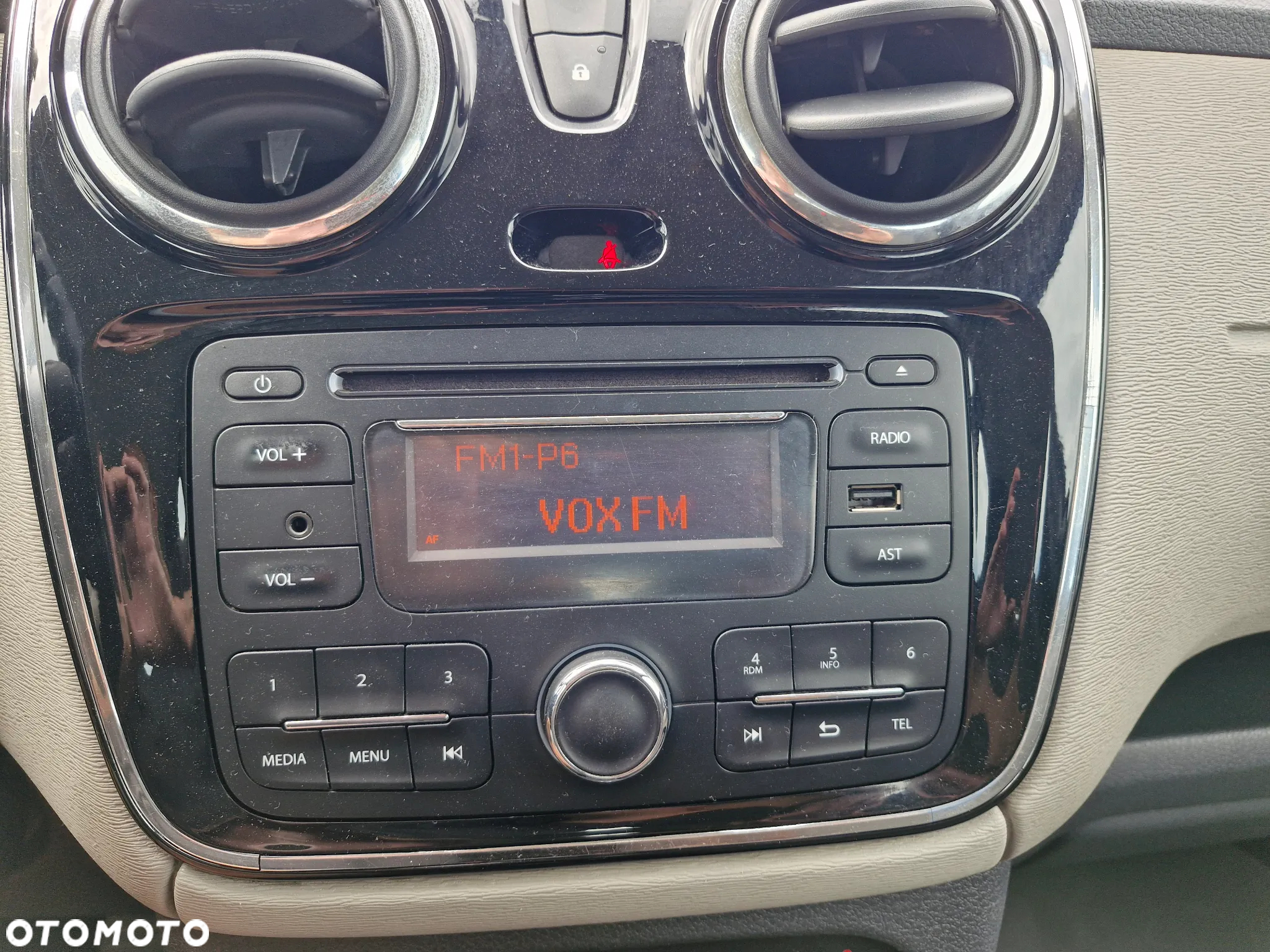 Dacia Lodgy 1.6 SCe Ambiance S&S - 23