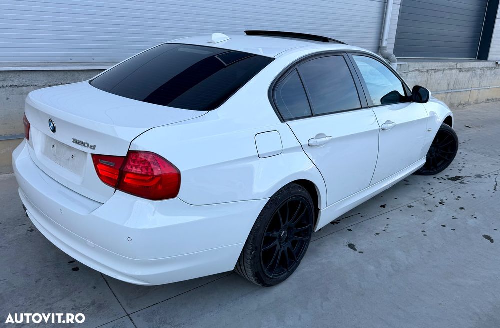 BMW Seria 3 320d DPF Aut. Edition Exclusive - 13