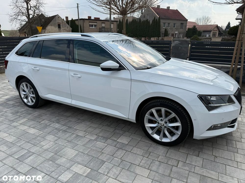 Skoda Superb 2.0 TDI DSG Premium Edition - 11