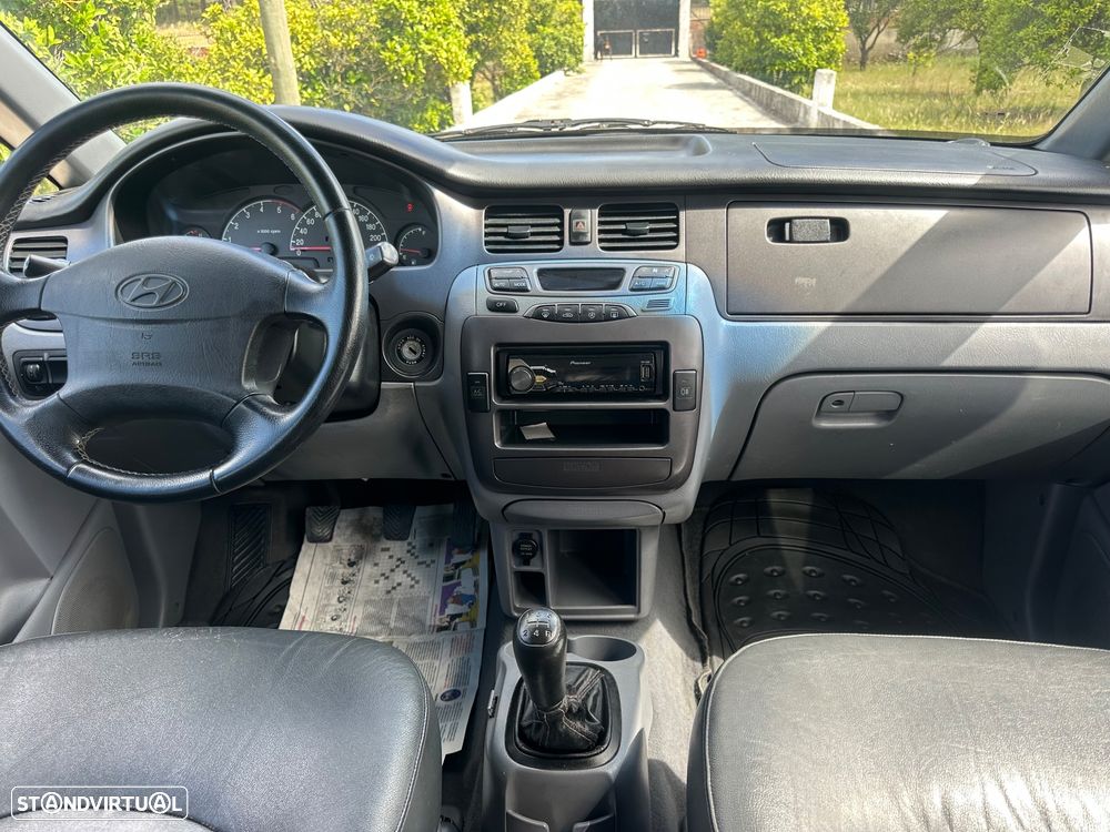 Hyundai Trajet 2.0 CRDi GLS - 22