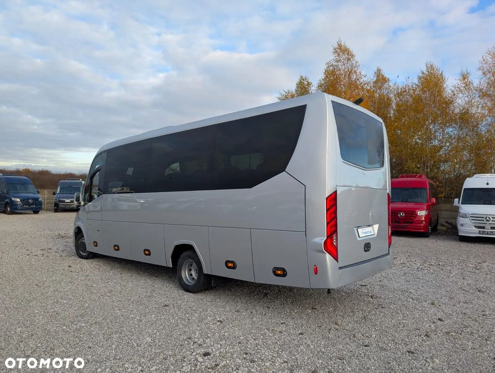 Mercedes-Benz Sprinter 519 - 11