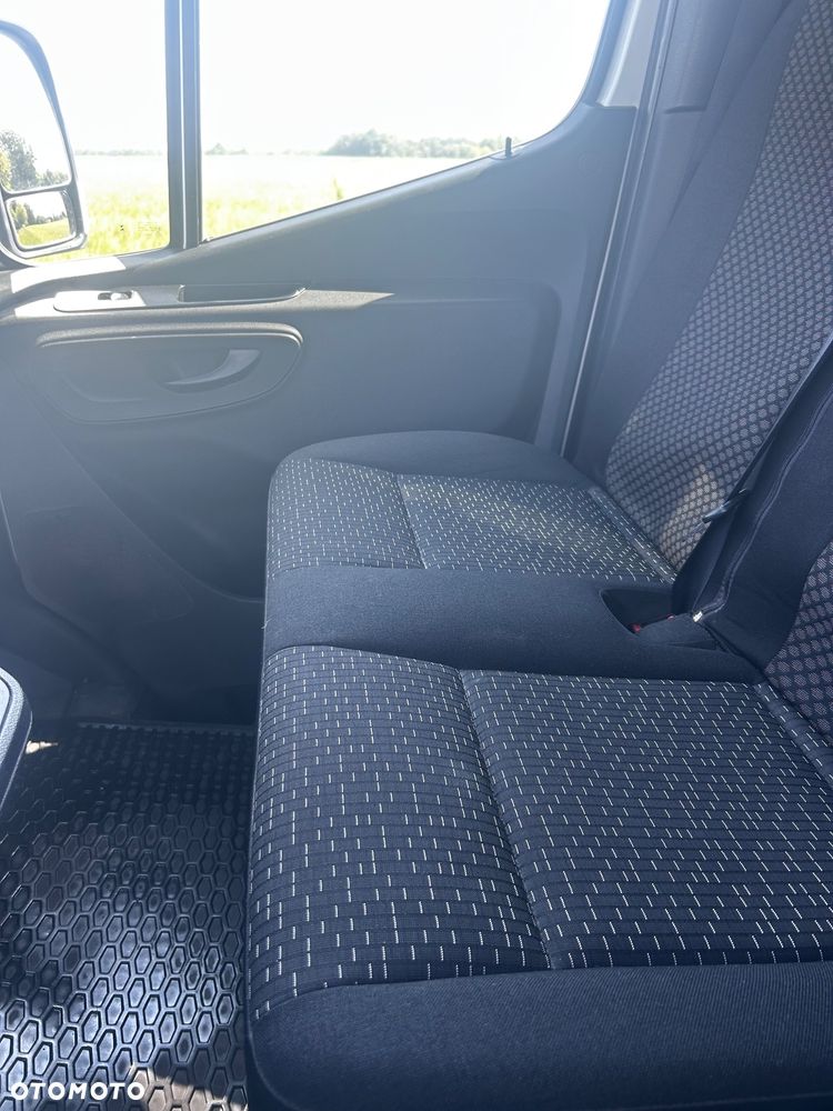 Mercedes-Benz Sprinter - 15