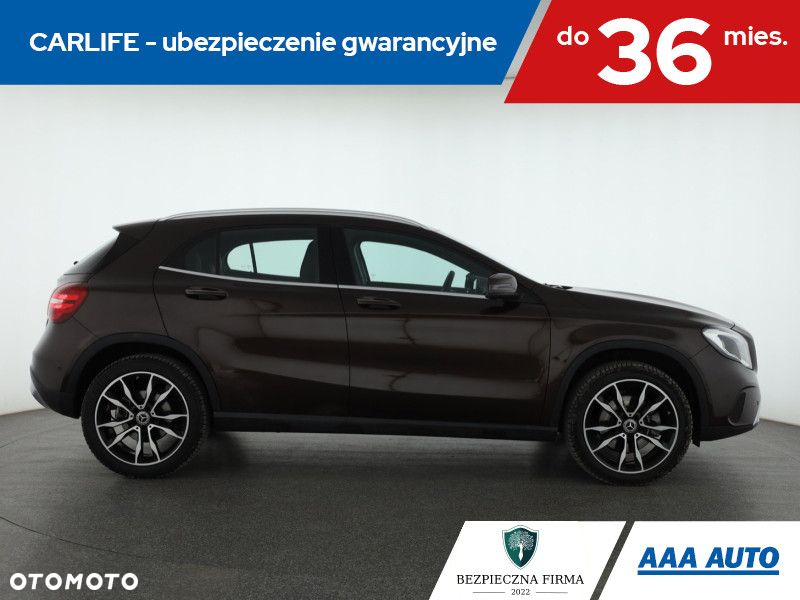Mercedes-Benz GLA - 7