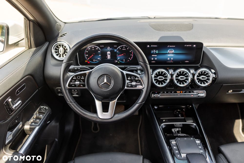 Mercedes-Benz GLA 250 8G-DCT Progressive - 17