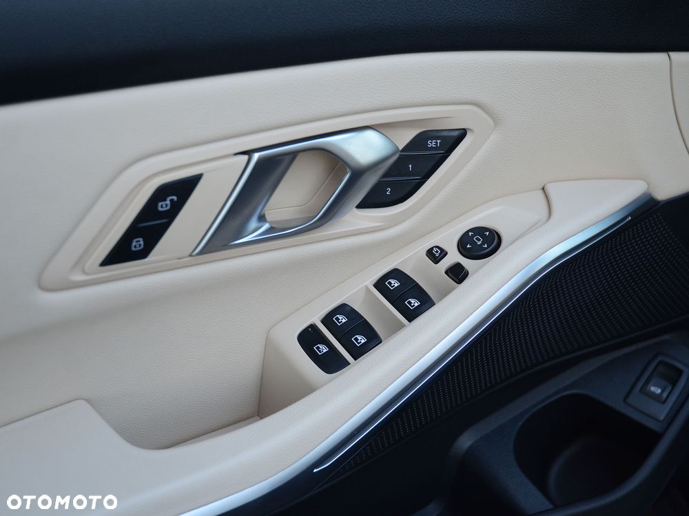 BMW Seria 3 - 21