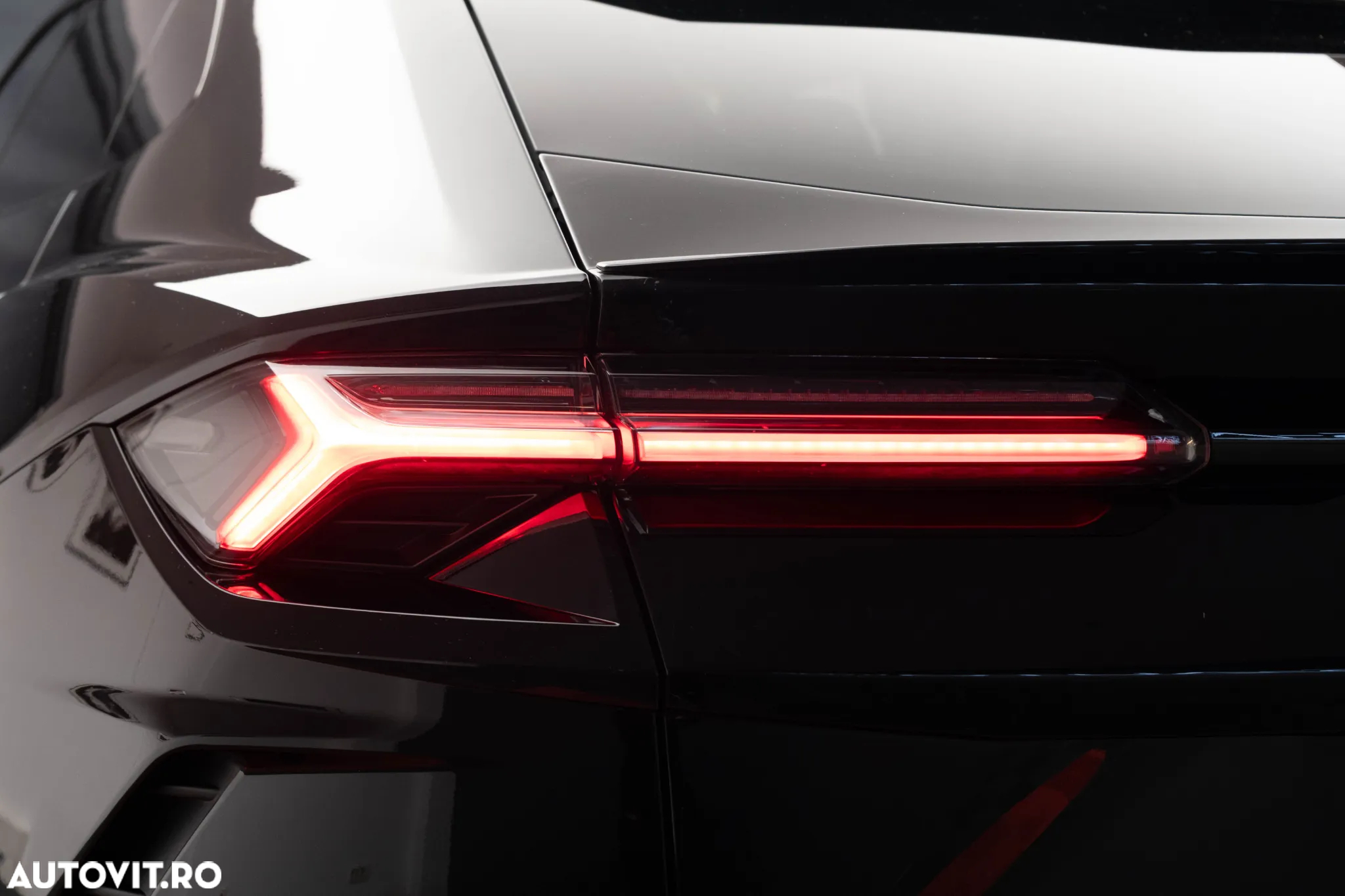 Lamborghini URUS Standard - 14