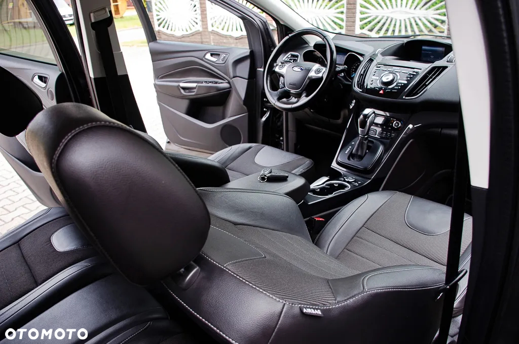 Ford Kuga 1.5 EcoBoost 4WD Titanium - 24