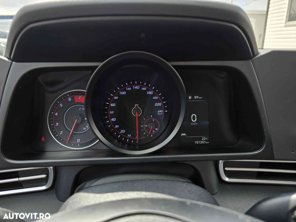 Hyundai Elantra - 12