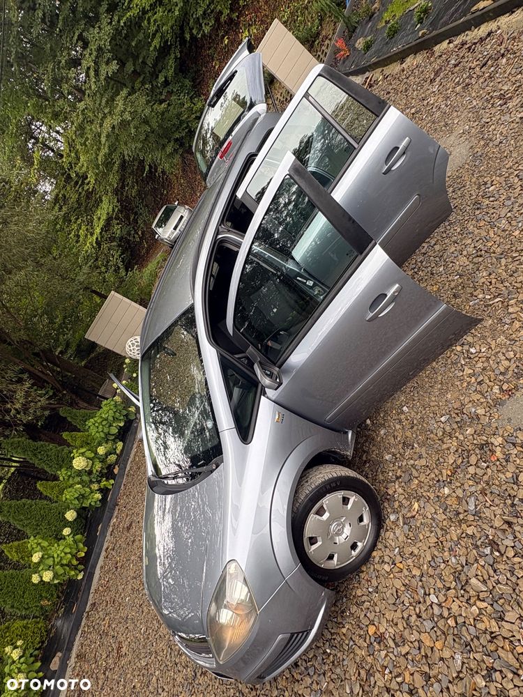 Opel Zafira 1.8 Enjoy - 21