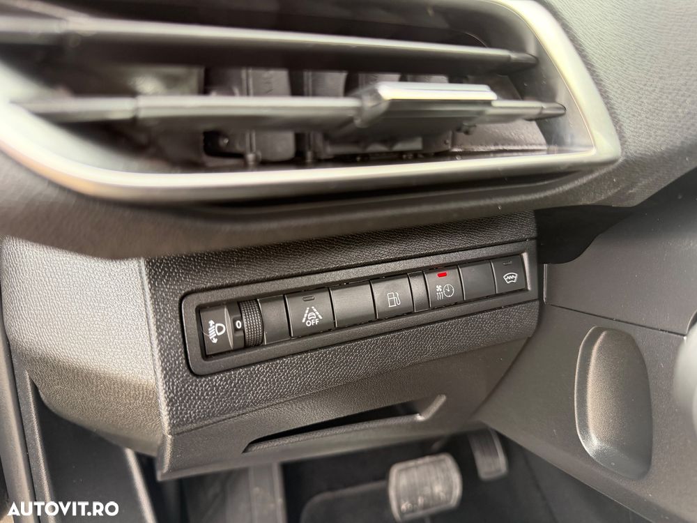 Peugeot 3008 225 e-EAT8 Allure - 21