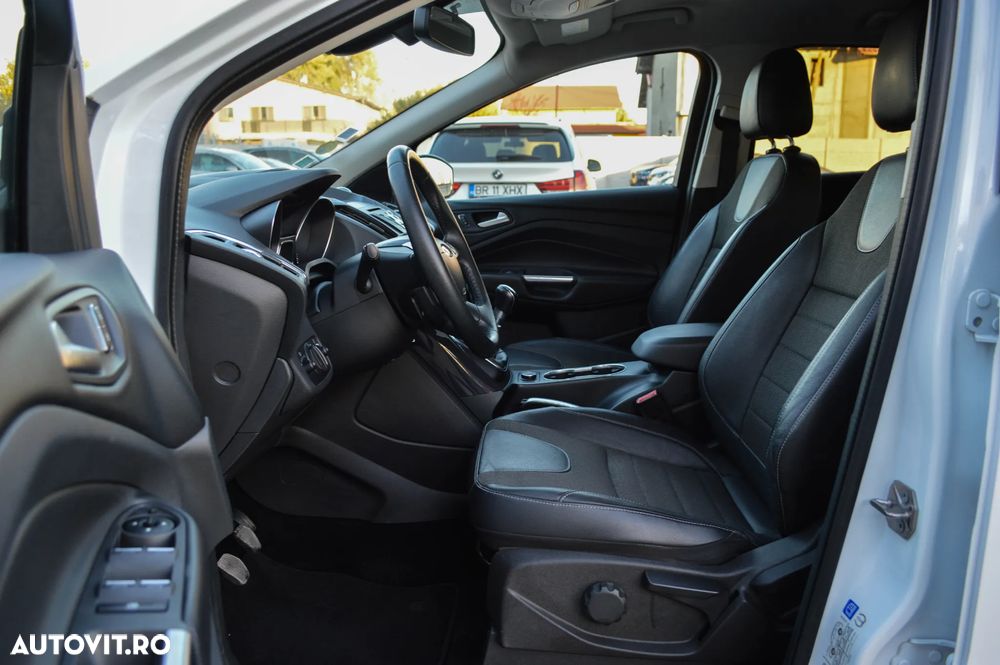 Ford Kuga 2.0 TDCi 2WD Titanium - 24