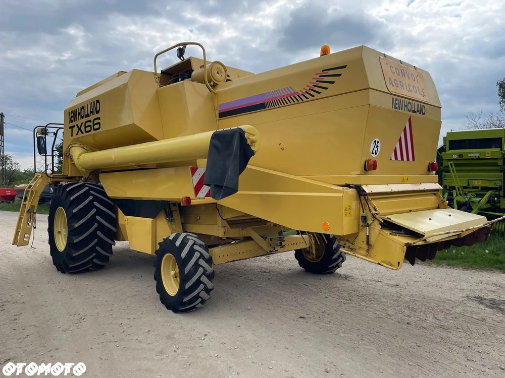 New Holland TX 66 - 4