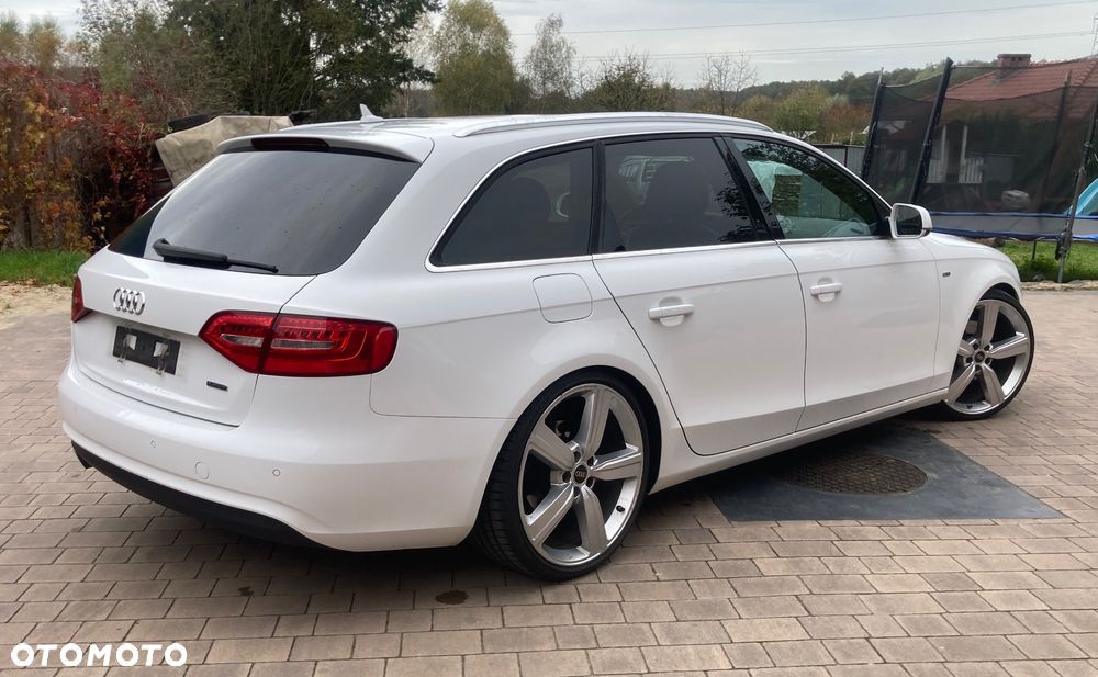 Audi A4 Avant 2.0 TDI DPF clean diesel quattro S tronic S line Sportpaket - 4