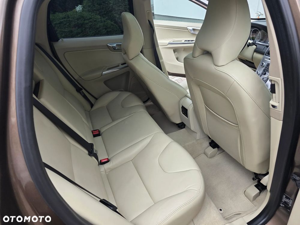 Volvo XC 60 D3 Drive-E Kinetic - 14