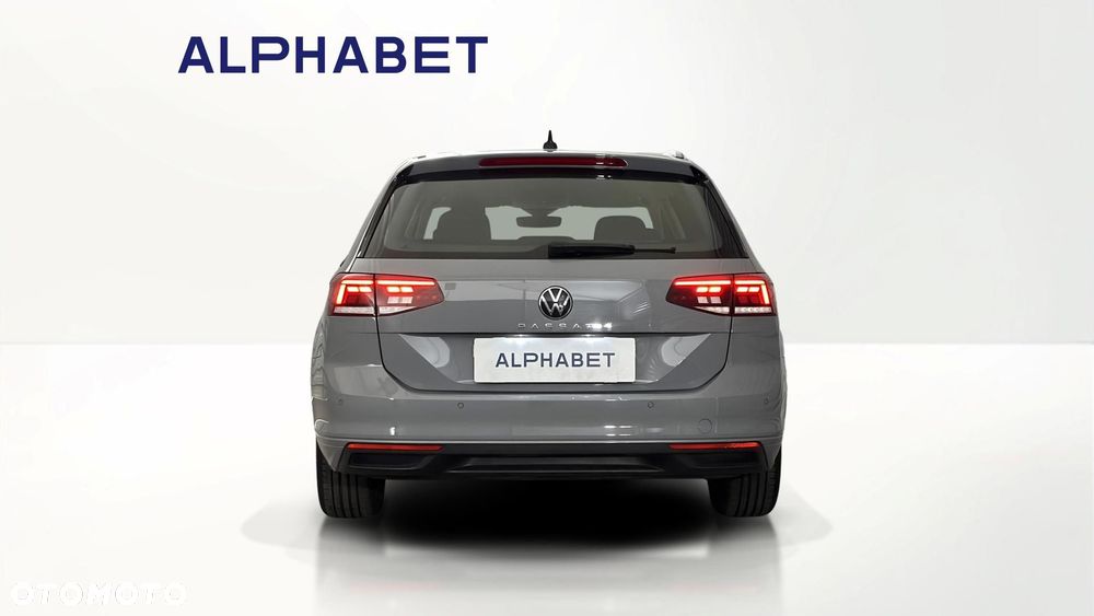 Volkswagen Passat - 4