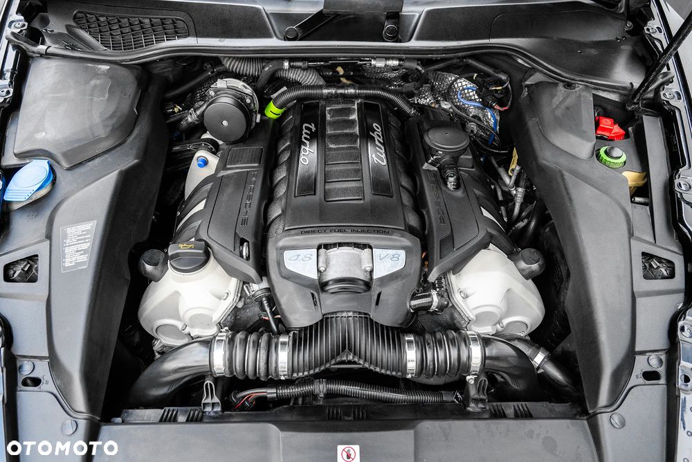 Porsche Cayenne Turbo - 30