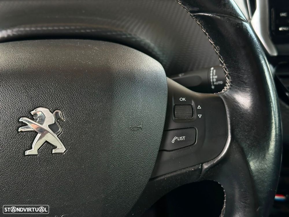 Peugeot 208 1.5 BlueHDi Allure Pack - 20