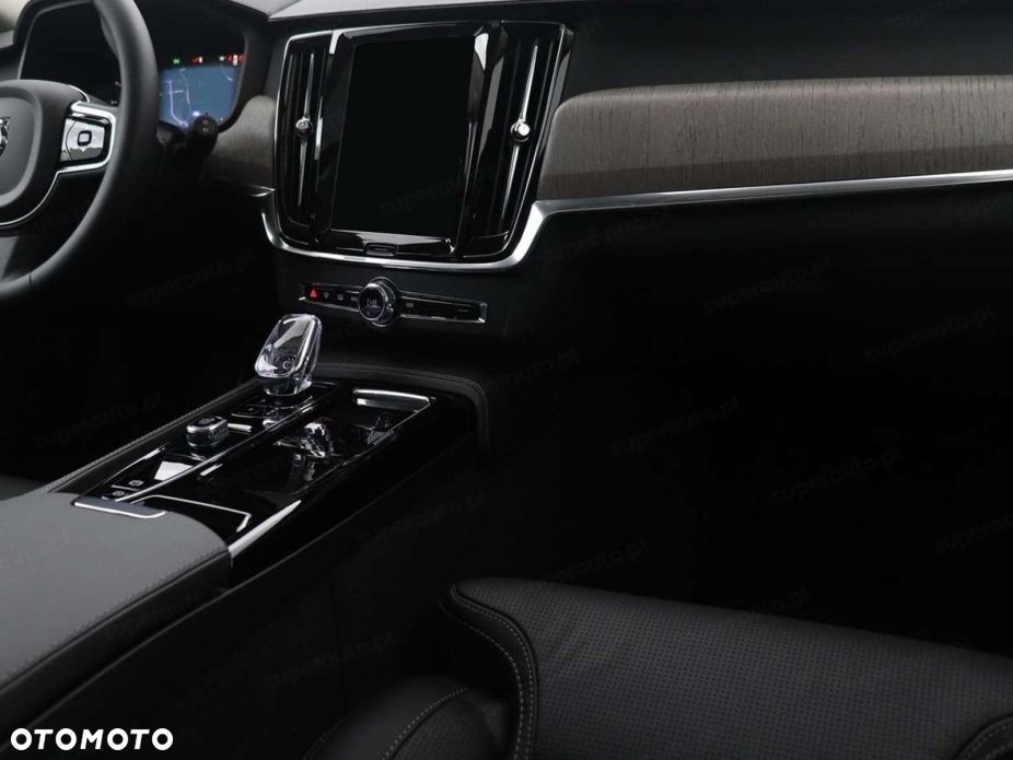 Volvo V90 - 16