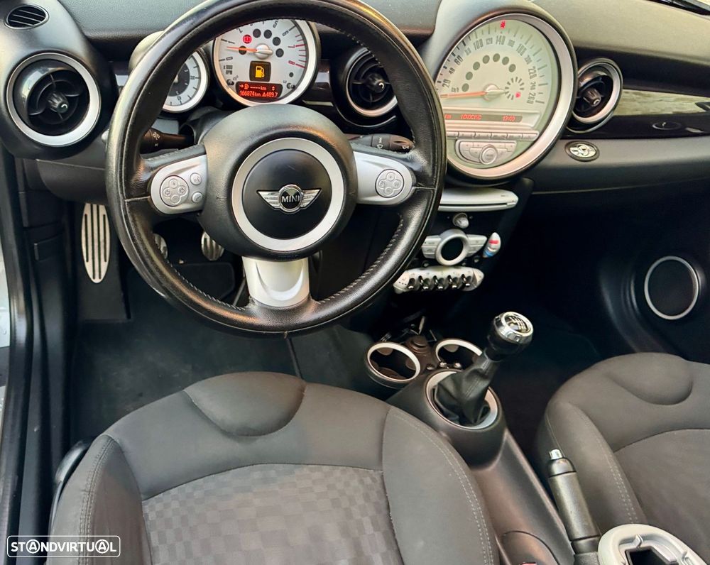 MINI Cabrio Cooper S - 21