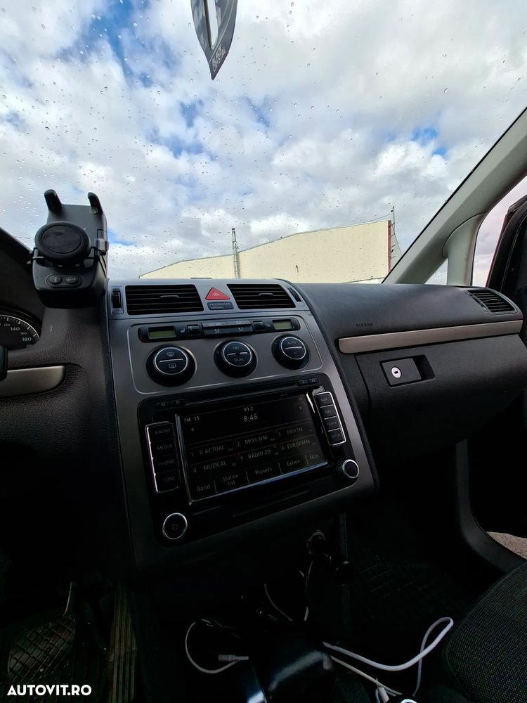 Volkswagen Touran 2.0 TDI DPF DSG Highline - 20