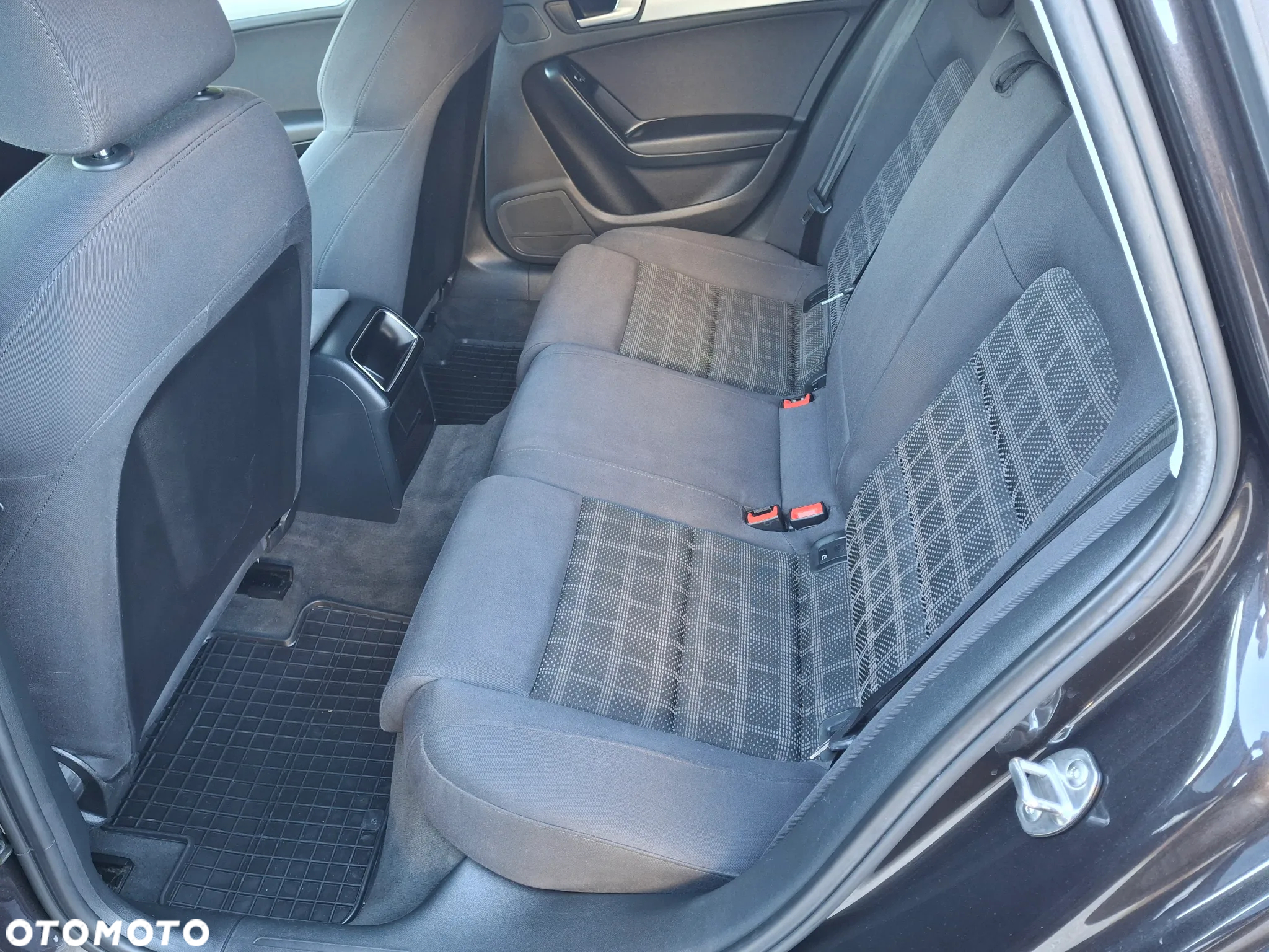 Audi A4 Avant 2.0 TDI DPF quattro Attraction - 18