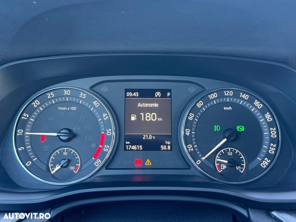 Skoda Octavia 2.0 TDI DSG Style - 7