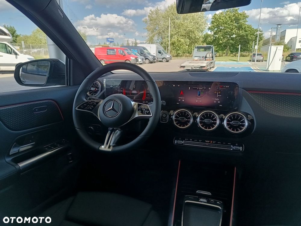 Mercedes-Benz GLA - 22