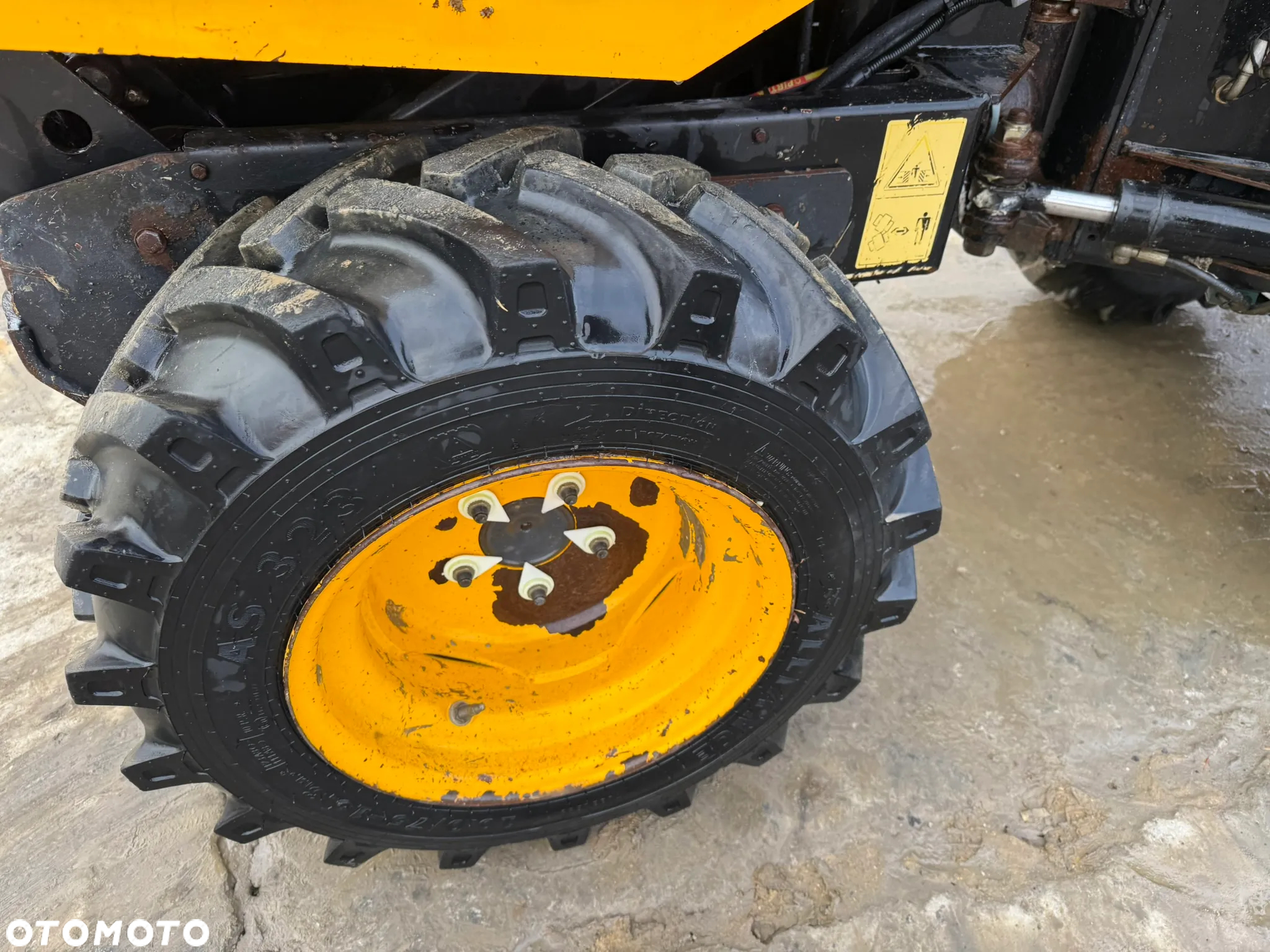 JCB 1 THT wysoki wysyp - 10