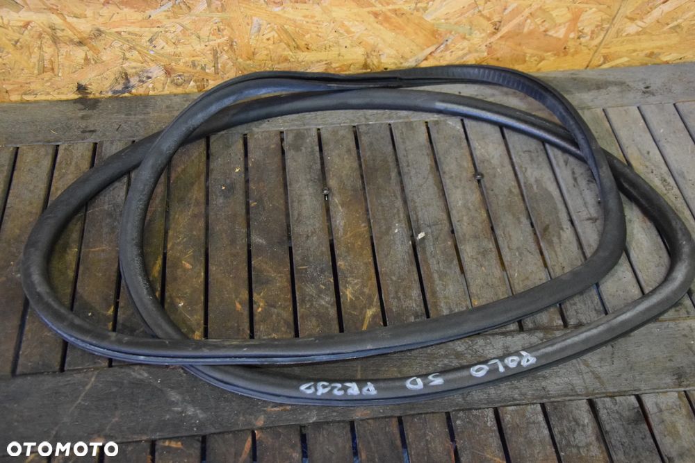 VW Polo IV 9N 01-09 Uszczelka drzwi / klapy / 5D - 1