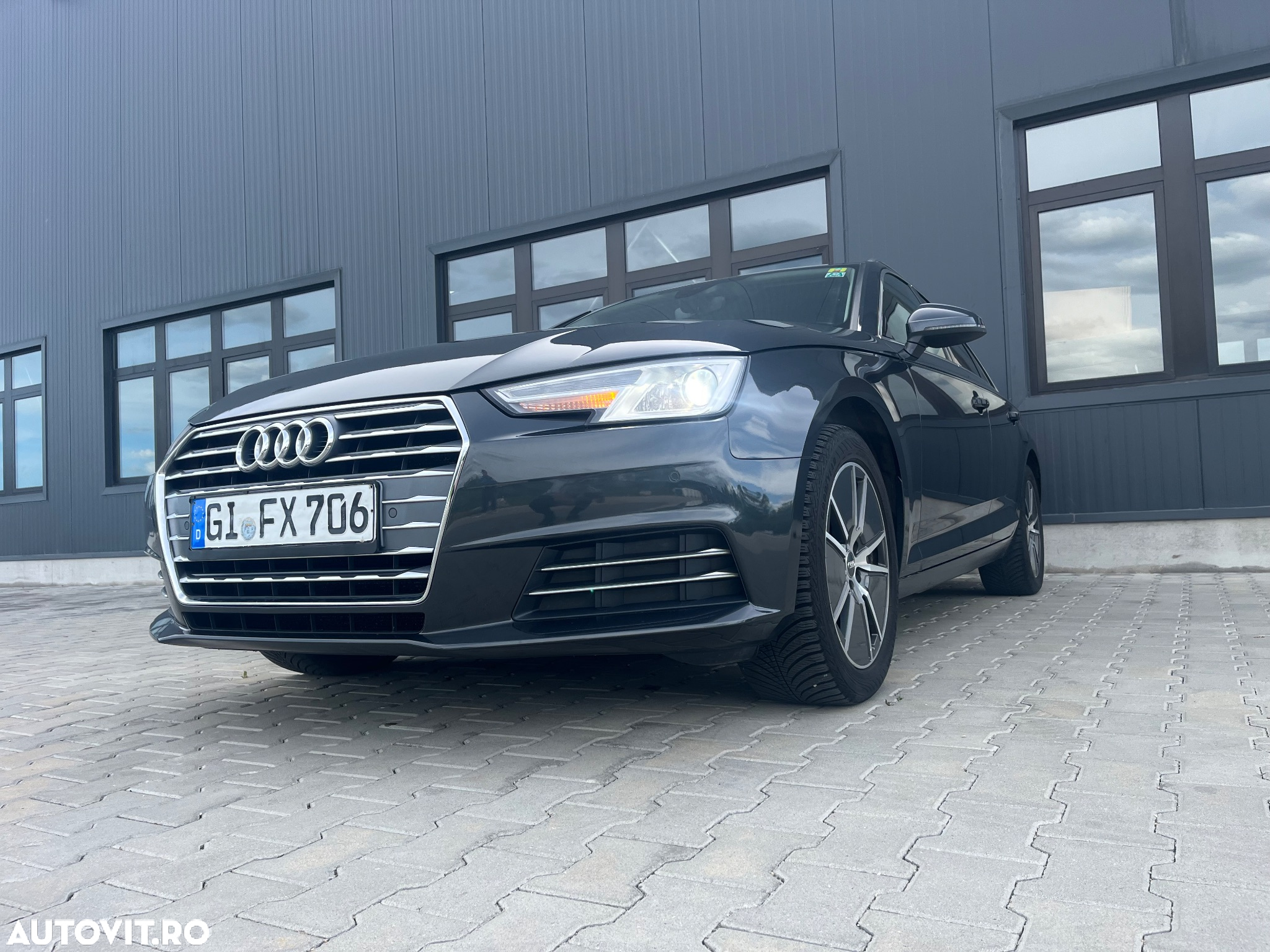 Audi A4 Avant 2.0 TDI Design - 27
