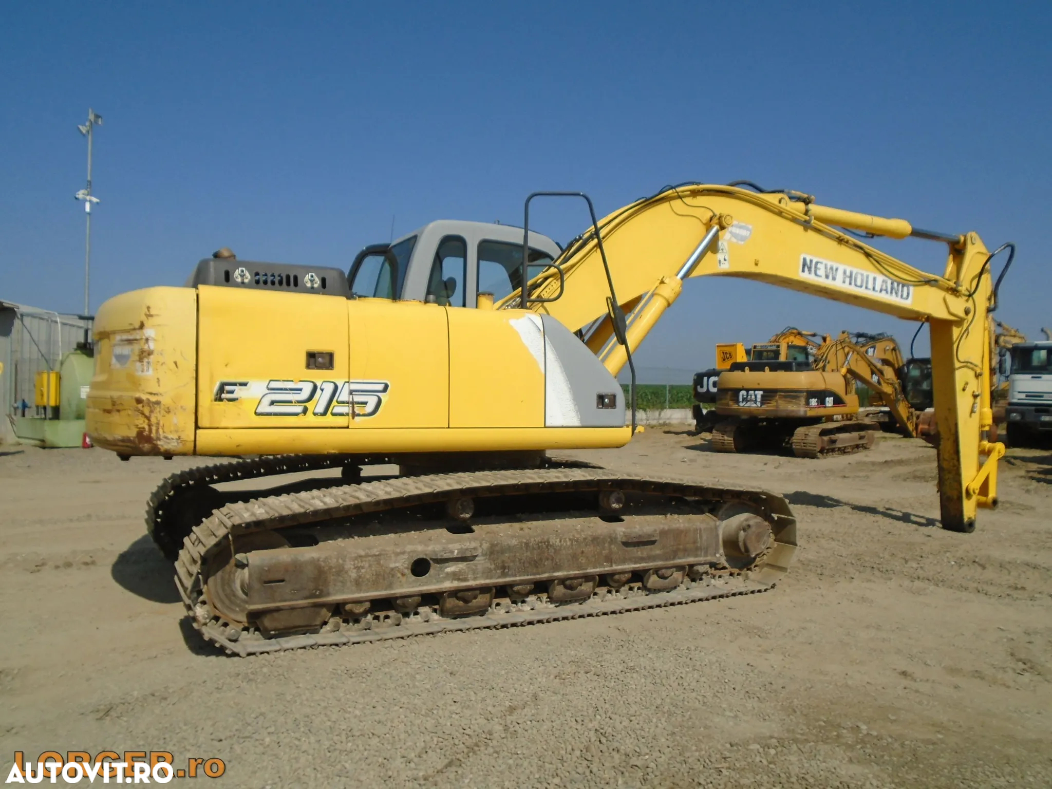 New Holland E 215 - 3
