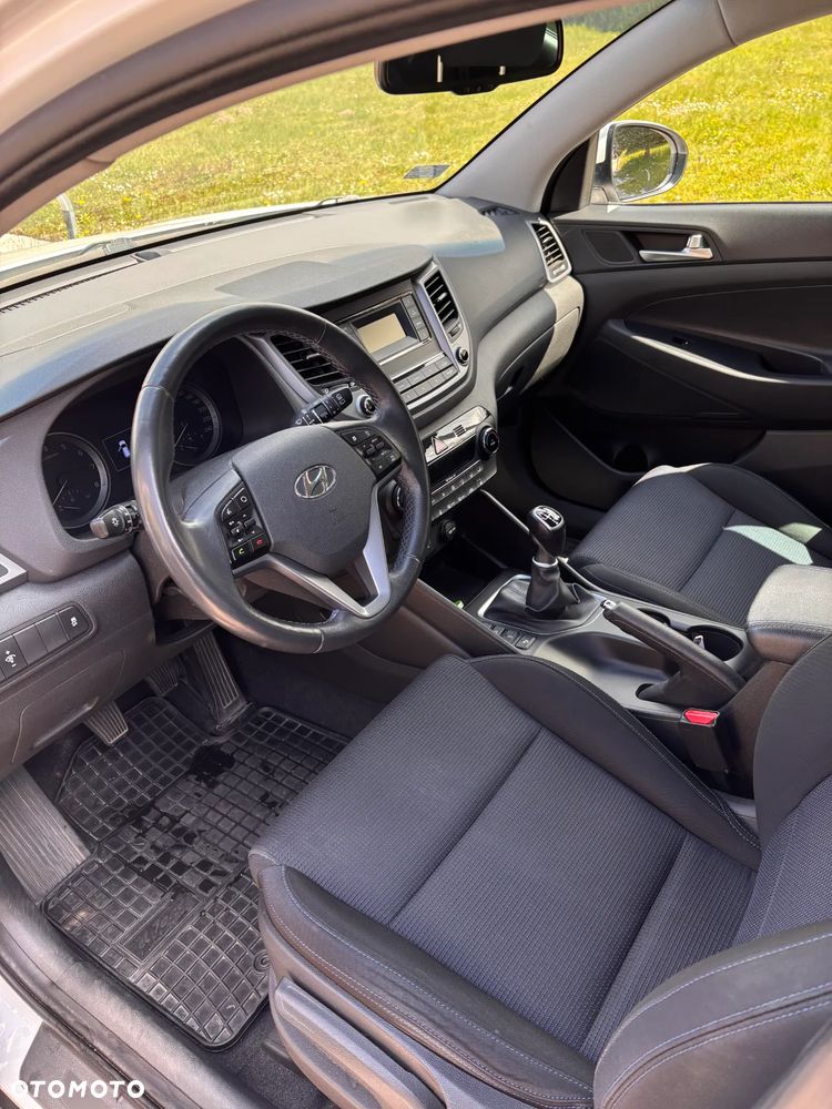 Hyundai Tucson 1.6 GDI BlueDrive TourdePologne 2WD - 12